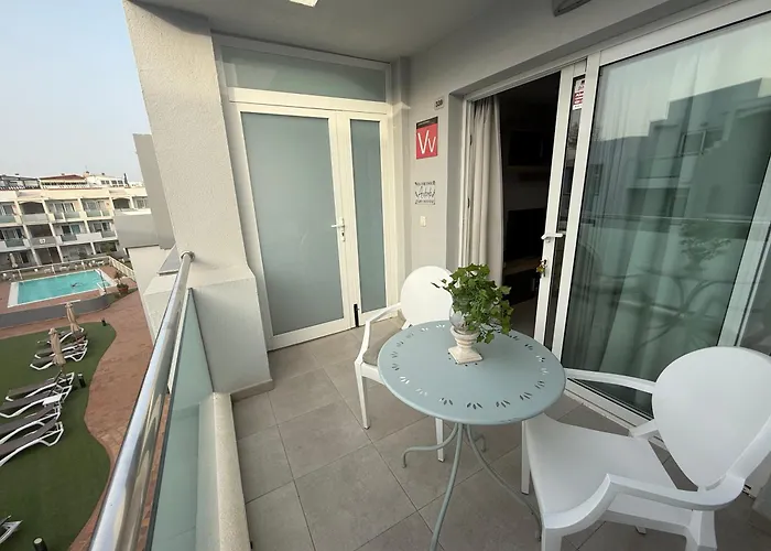 Bajo La Luna - Sun Daire Corralejo